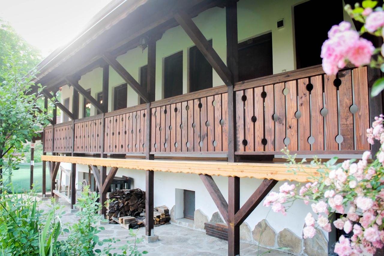 Къща За Гости "Крушунско Ханче" Krushuna Exterior photo
